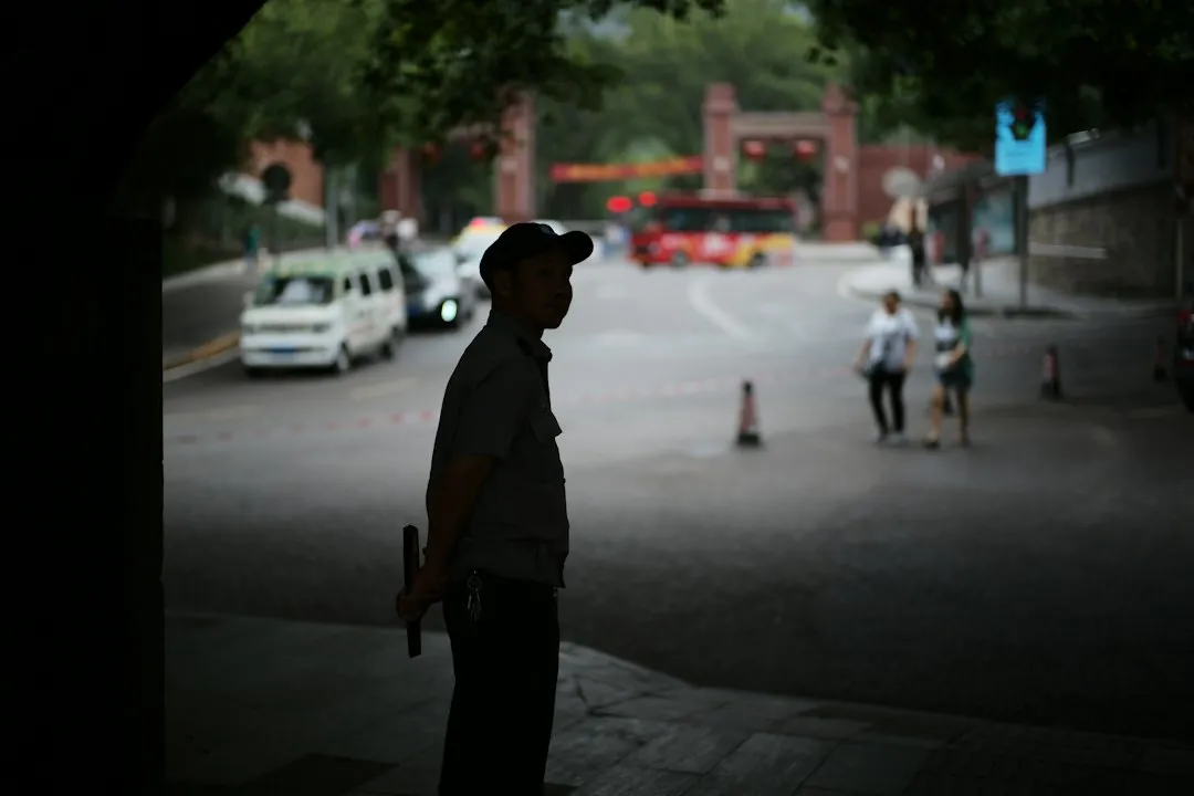 酒水批发与休闲食品采购渠道对比：山西供应商如何选择合适平台